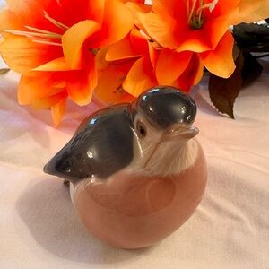 Vintage Royal Copenhagen Denmark Porcelain Fat Robin Bird Figure #2266
